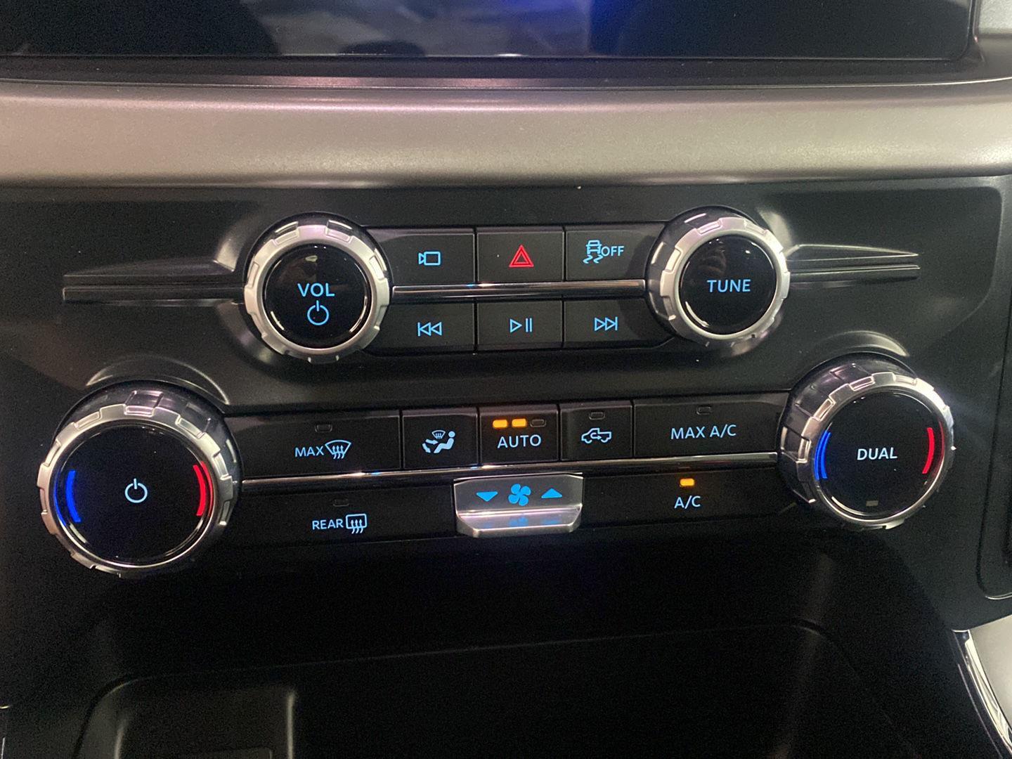 New 2026 Agate Black Ford XLT image 5