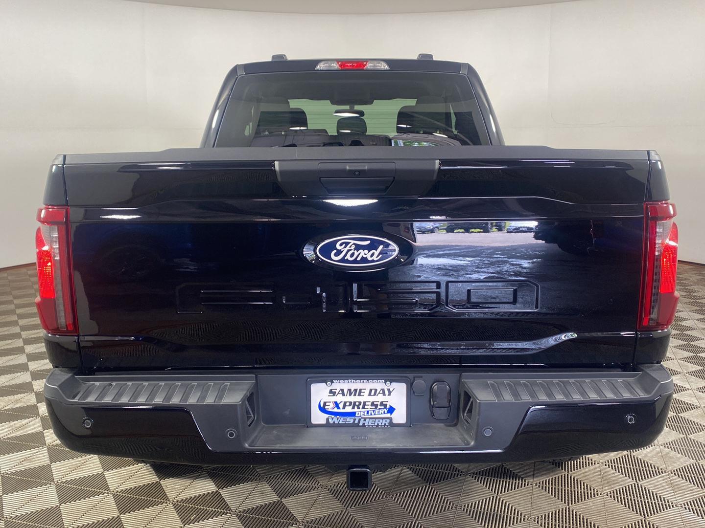 New 2026 Agate Black Ford XLT image 25