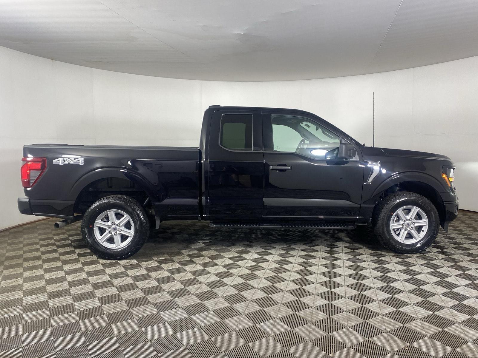 New 2026 Agate Black Ford XLT image 28