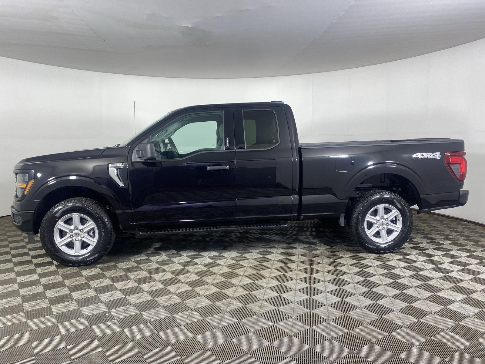 New 2026 Agate Black Ford XLT image 32