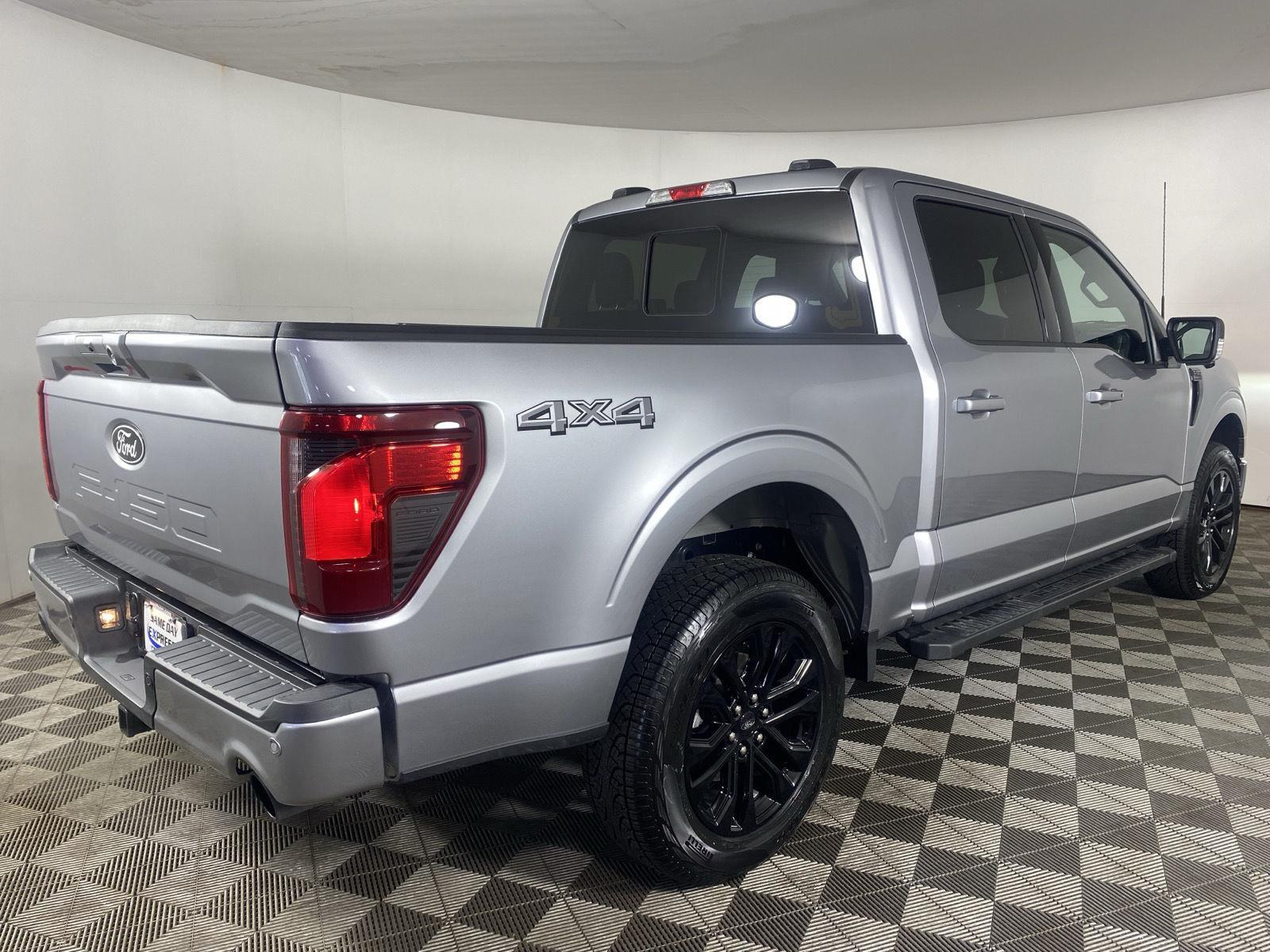 New 2026 Iconic Silver Ford XLT image 34