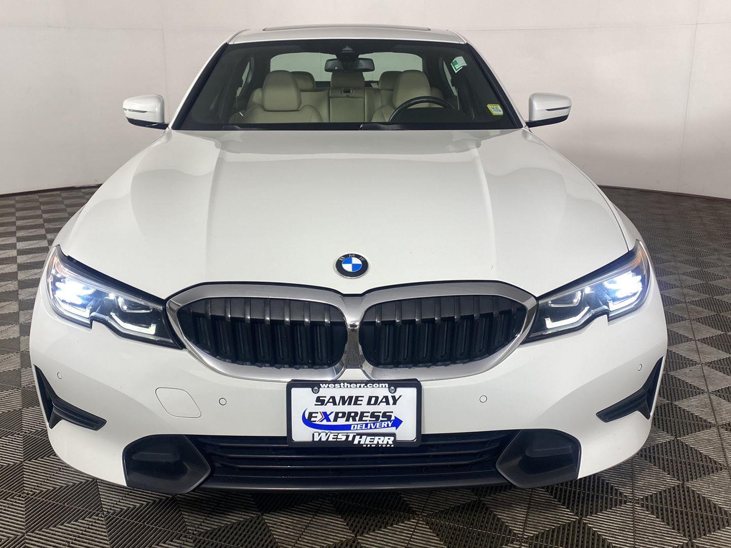 Used 2020 Alpine White BMW 330i xDrive image 25