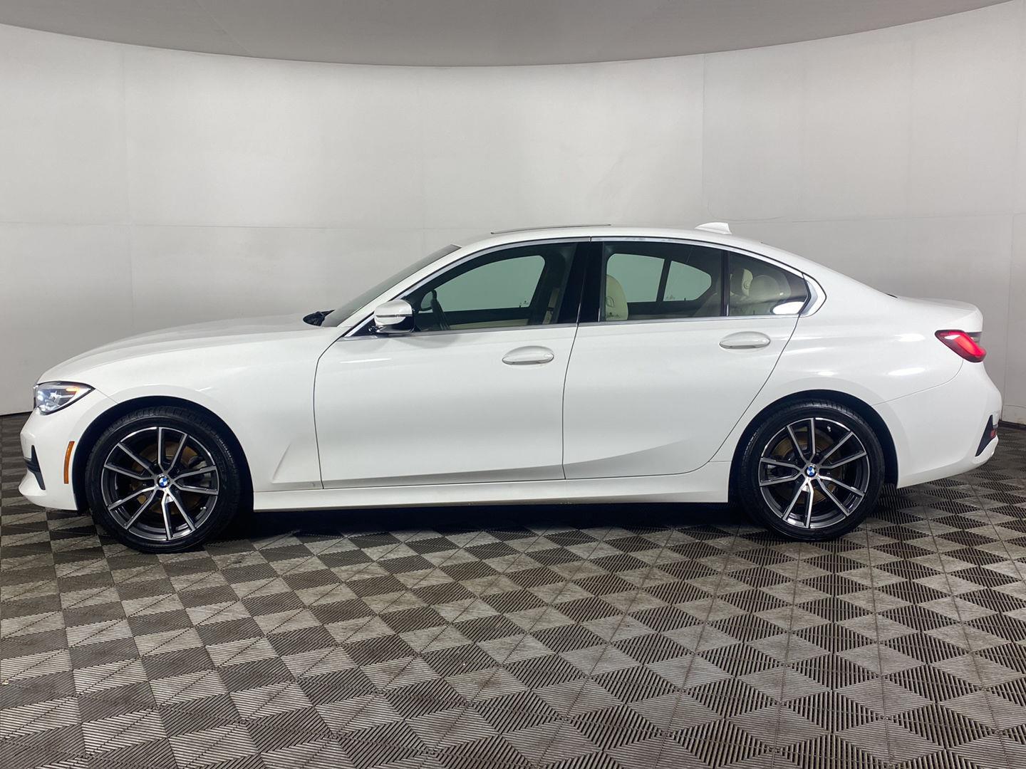 Used 2020 Alpine White BMW 330i xDrive image 27