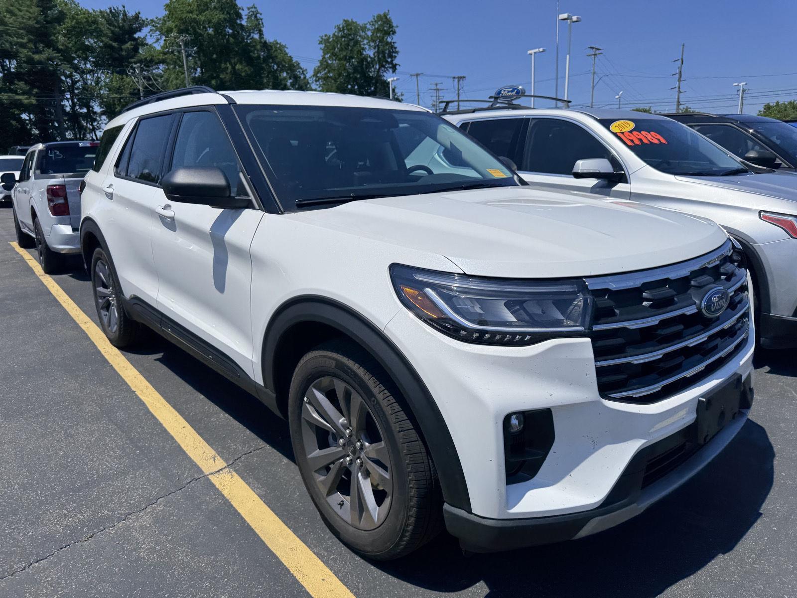 New 2026 Star White Metallic Tri-Coat Ford Active image 4