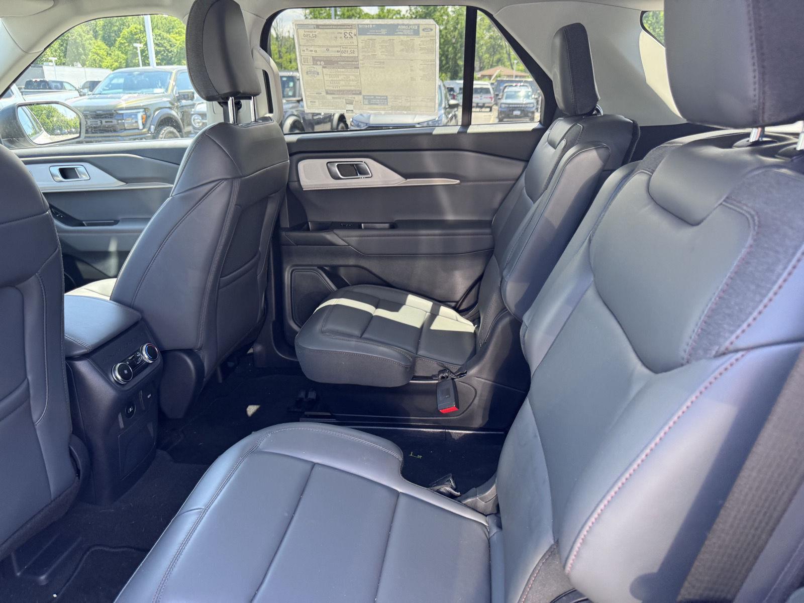 New 2026 Star White Metallic Tri-Coat Ford Active image 13