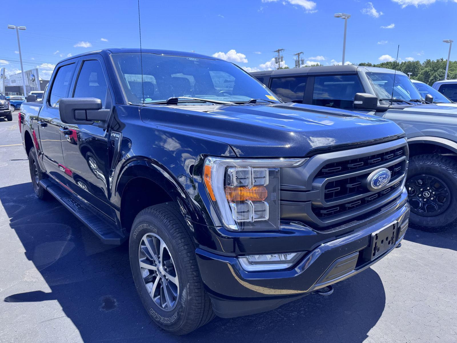 Used 2021 Agate Black Ford XLT image 3