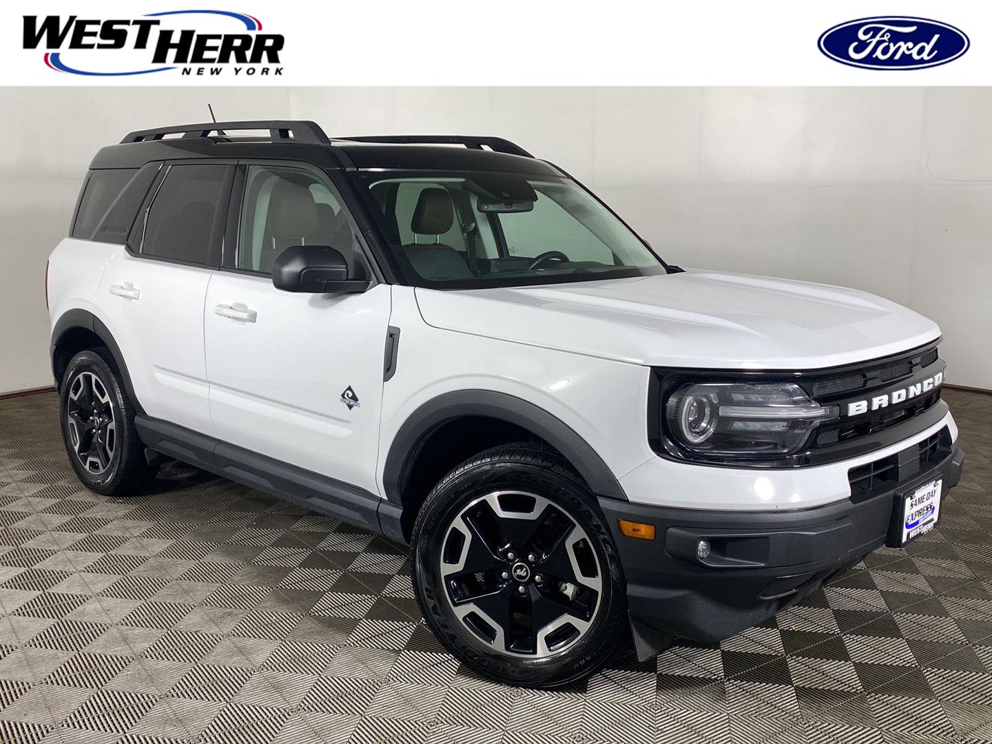 Oxford White 2023 Ford Bronco Sport SUV / Crossover All-Wheel Drive 8-Speed Automatic