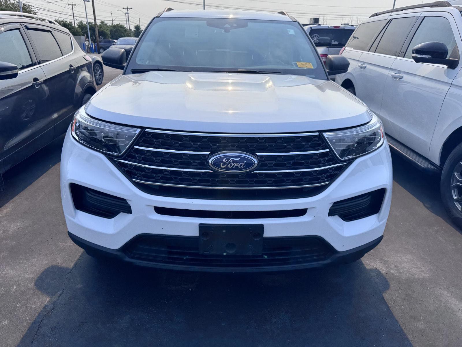 Used 2021 Oxford White Ford XLT image 2