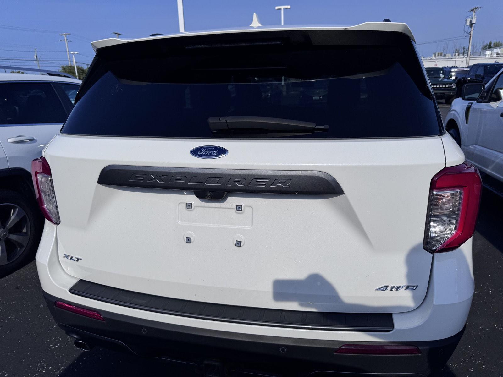 Used 2023 Star White Metallic Tri-Coat Ford XLT image 5