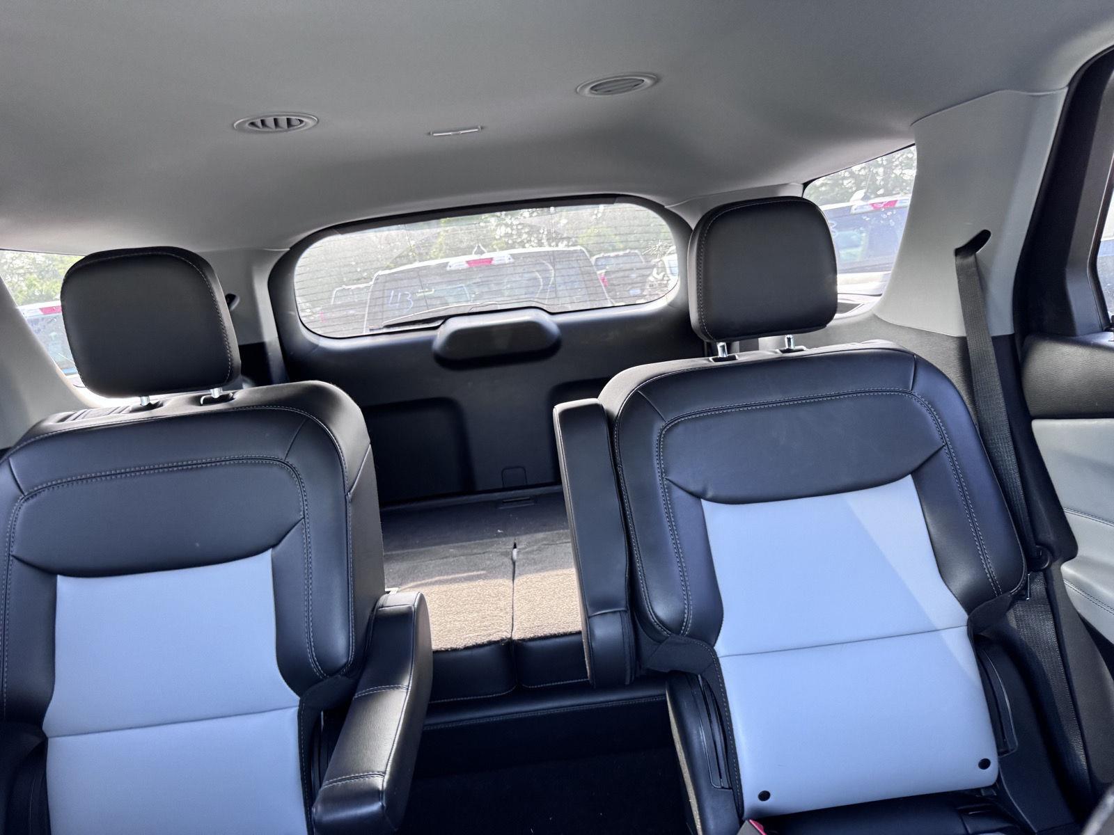 Used 2023 Star White Metallic Tri-Coat Ford XLT image 13