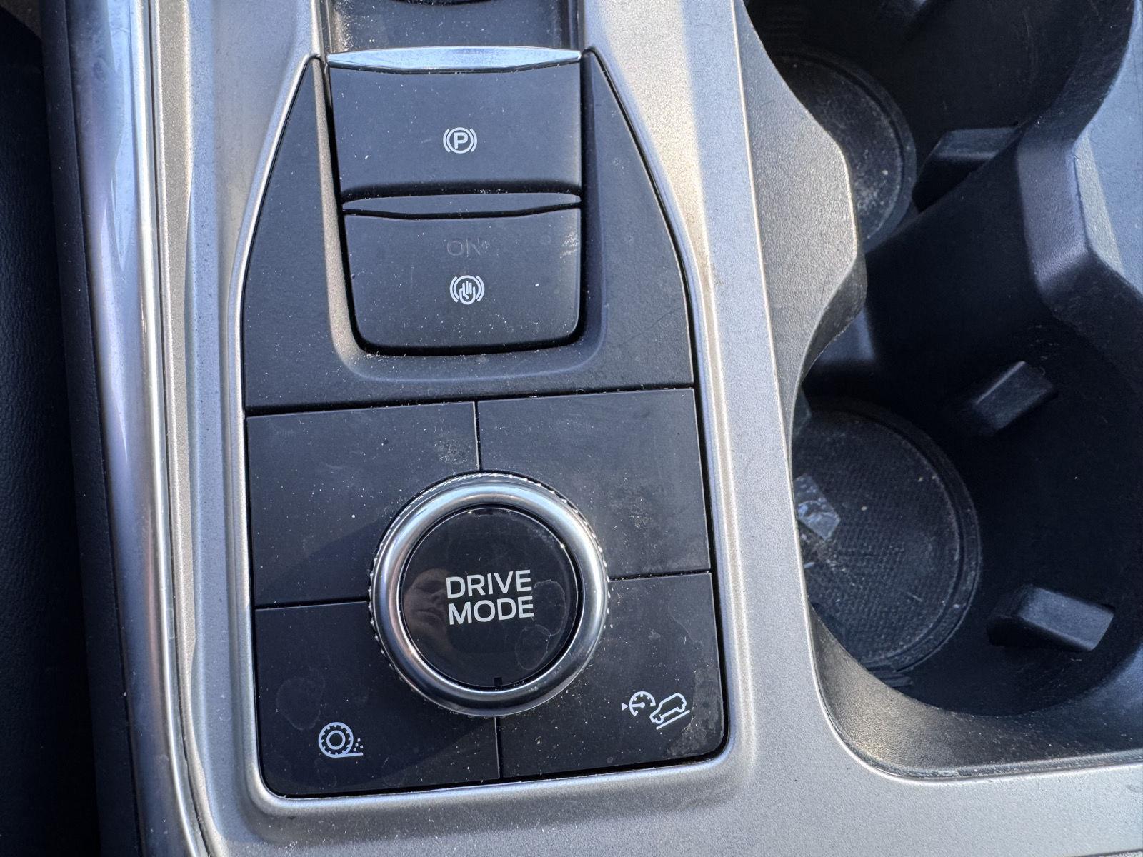 Used 2023 Star White Metallic Tri-Coat Ford XLT image 14