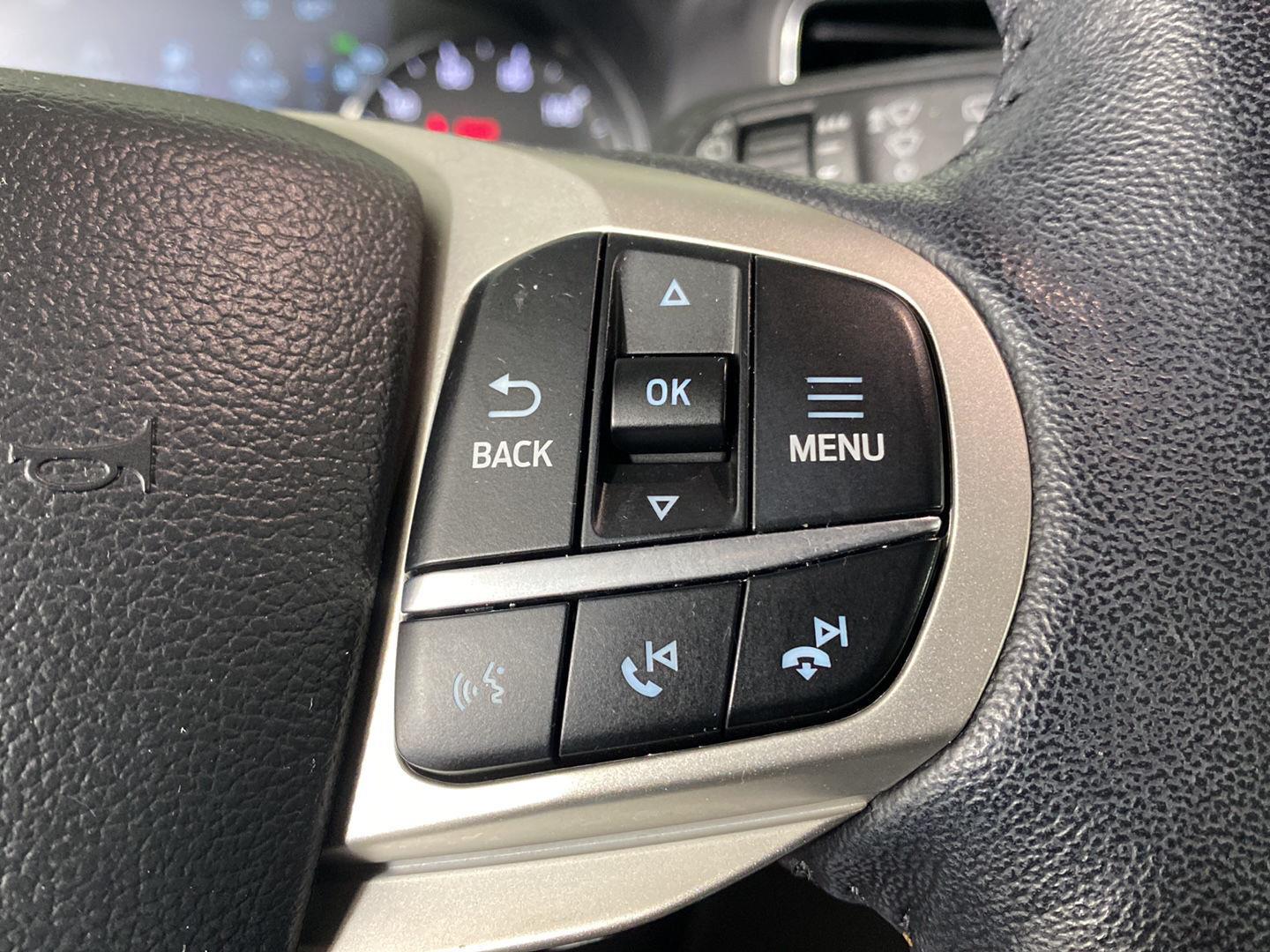 Used 2023 Star White Metallic Tri-Coat Ford XLT image 11