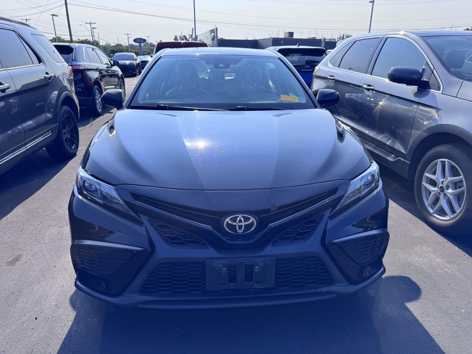 Used 2021 Midnight Black Metallic Toyota SE image 2