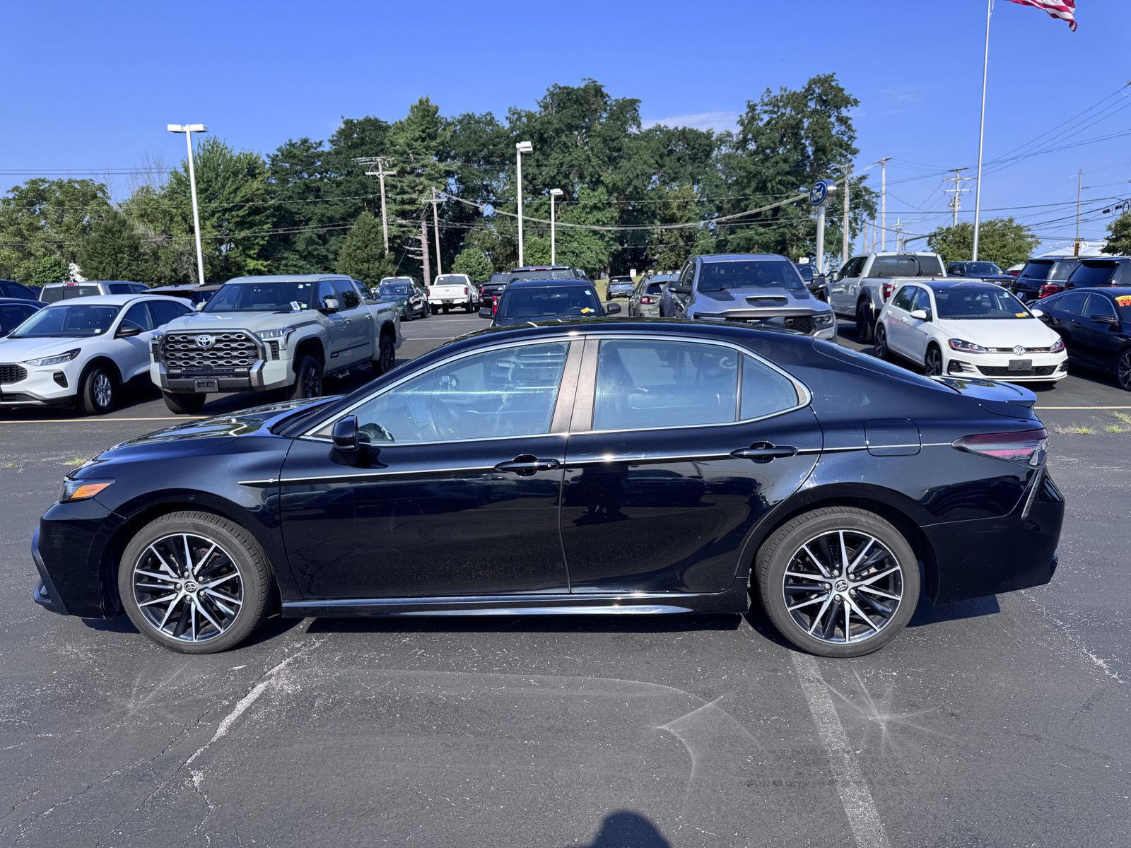 Used 2021 Midnight Black Metallic Toyota SE image 8