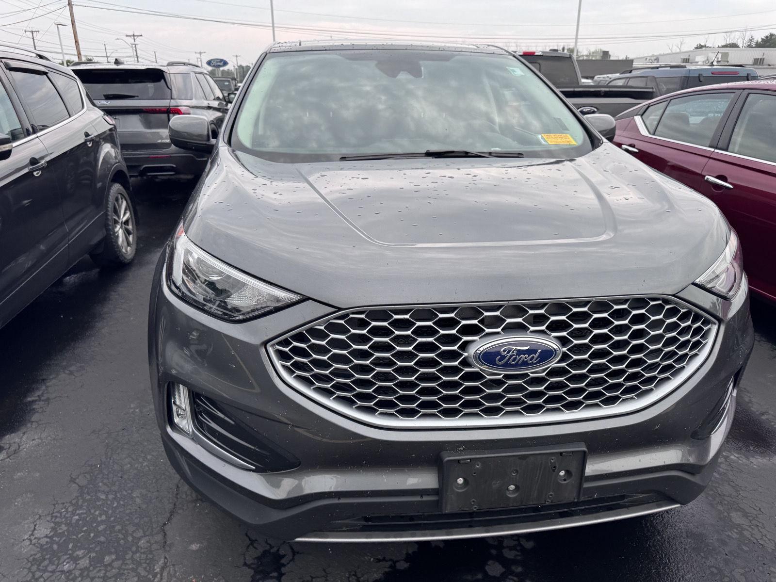 Used 2024 Carbonized Gray Ford SEL image 2