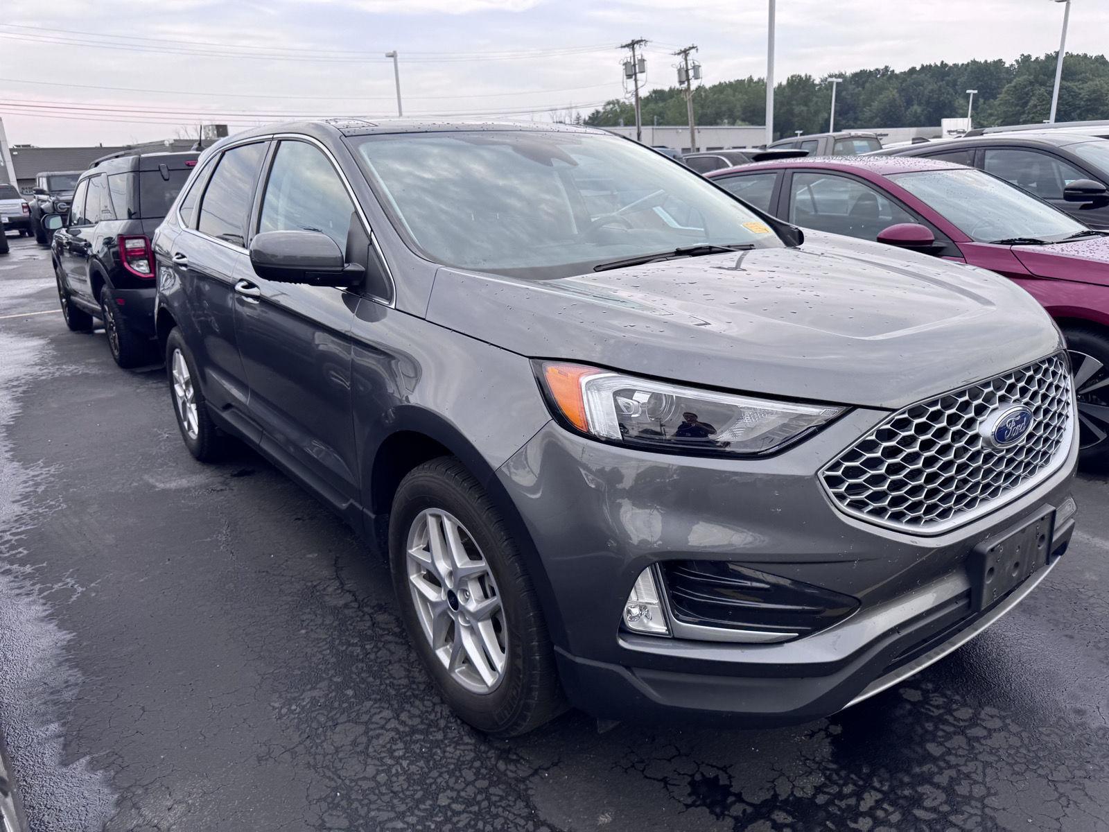 Used 2024 Carbonized Gray Ford SEL image 3