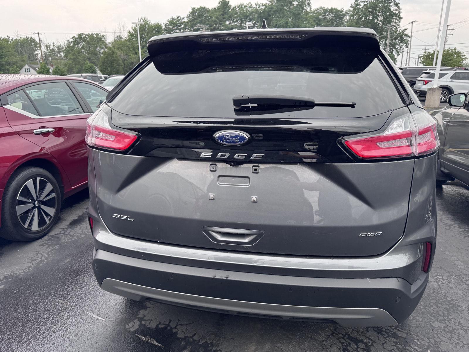 Used 2024 Carbonized Gray Ford SEL image 5