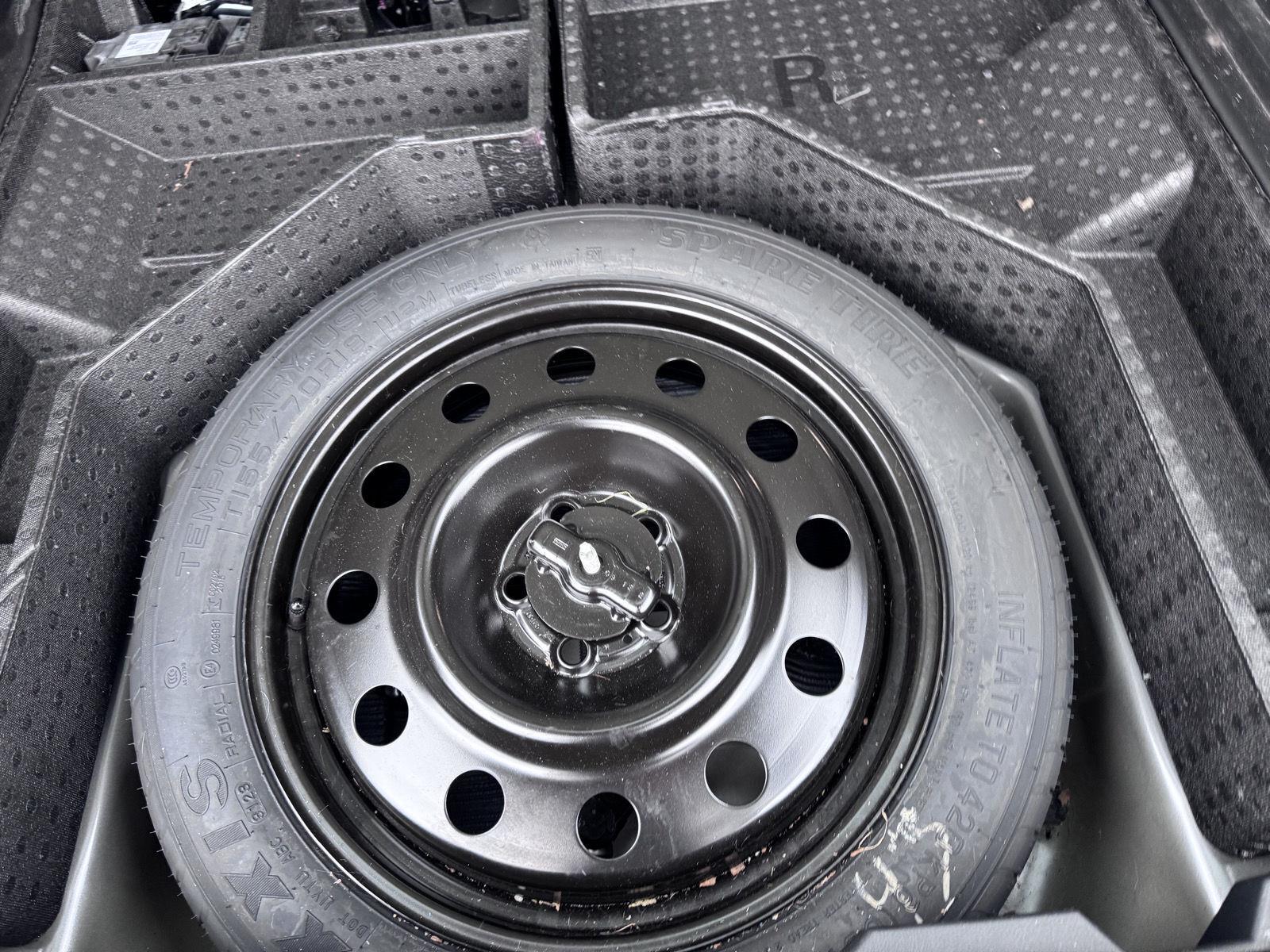 Used 2024 Carbonized Gray Ford SEL image 8