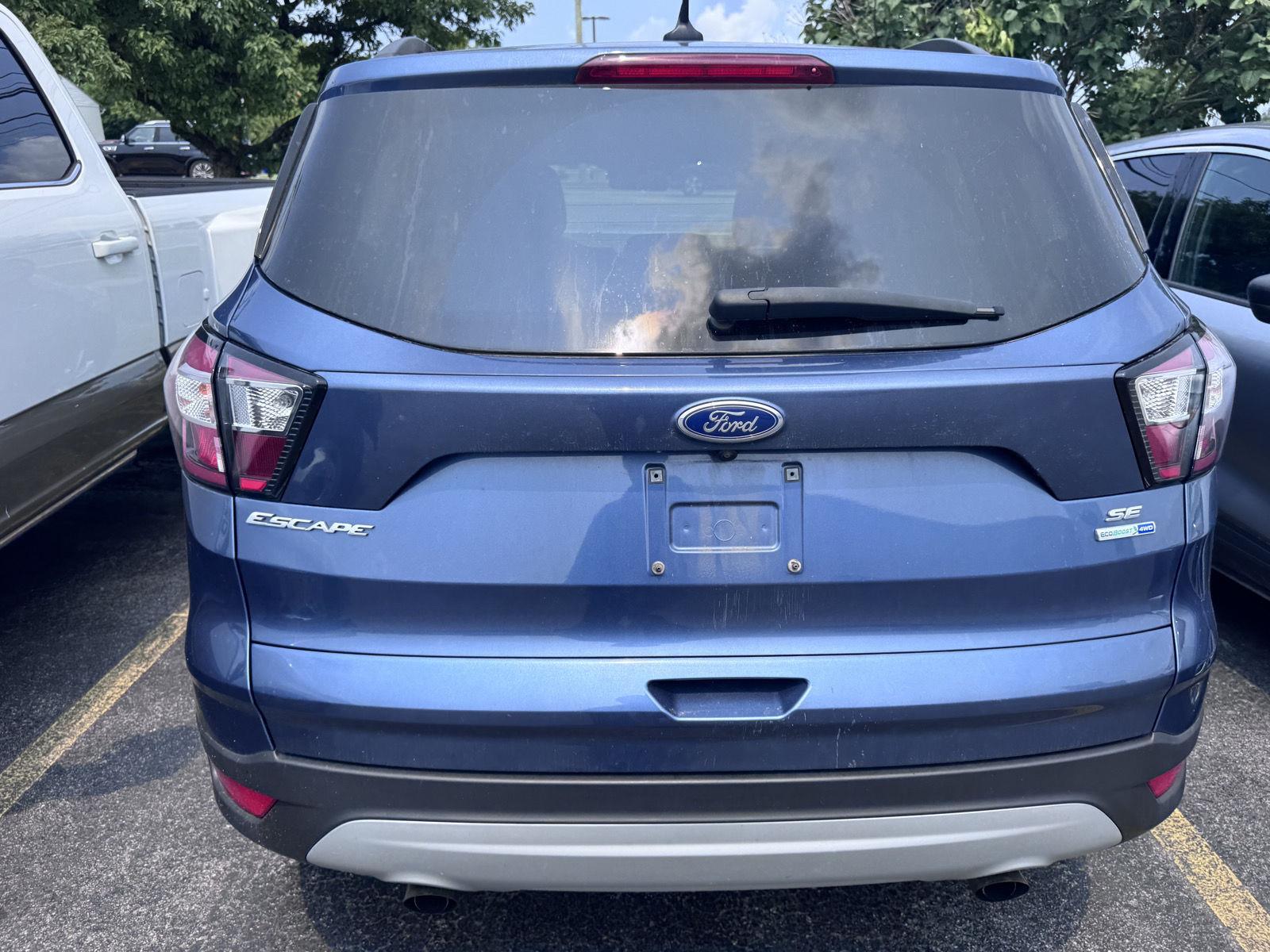 Used 2018 Blue Ford SE image 5