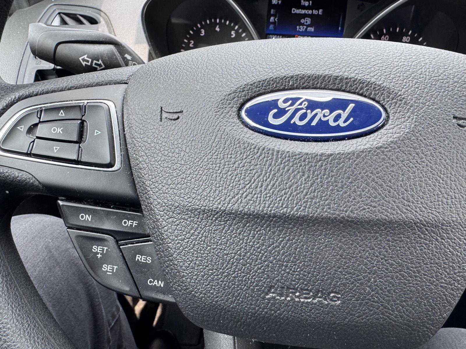 Used 2018 Blue Ford SE image 14