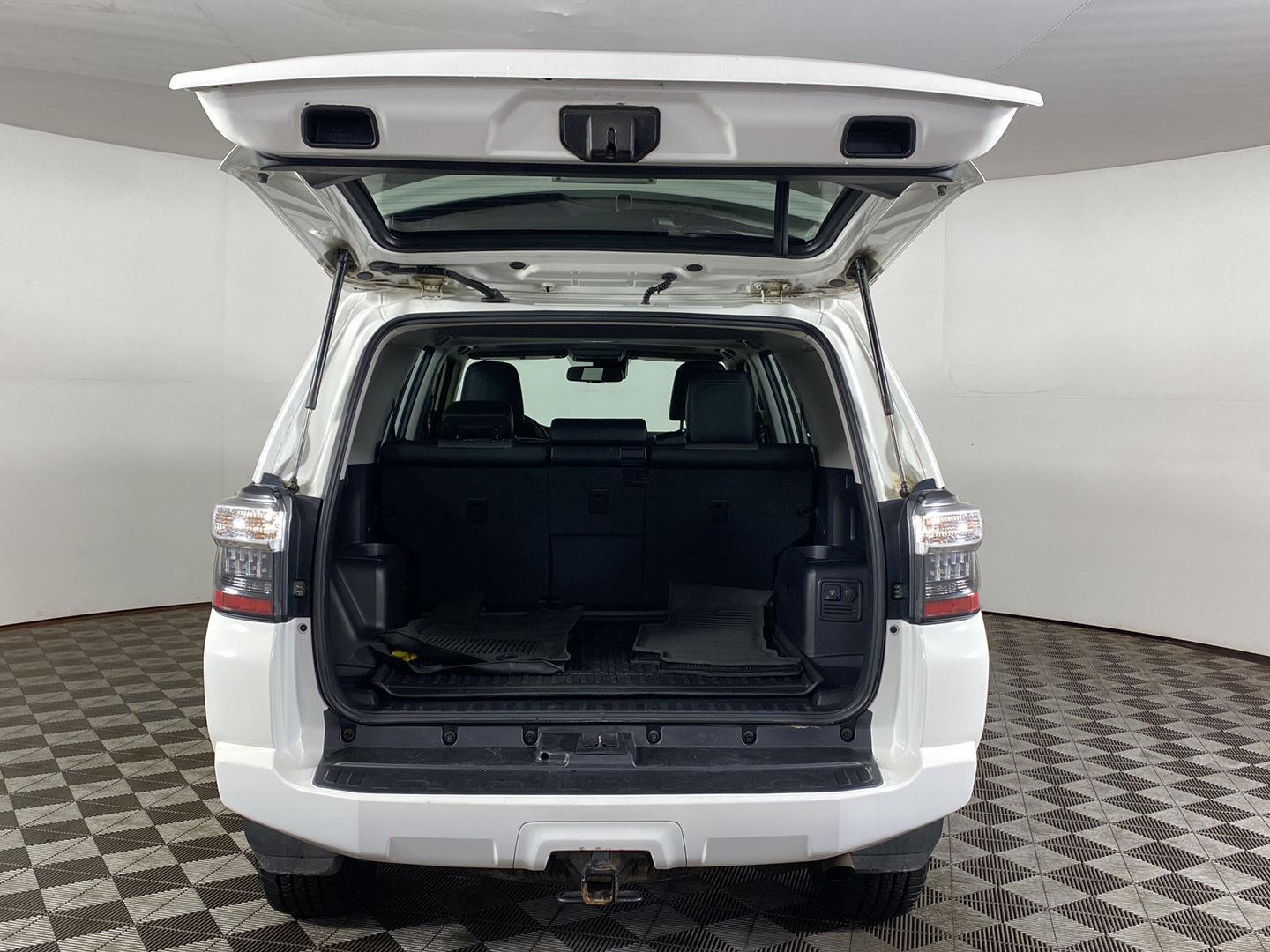 Used 2022 Super White Toyota SR5 Premium image 24