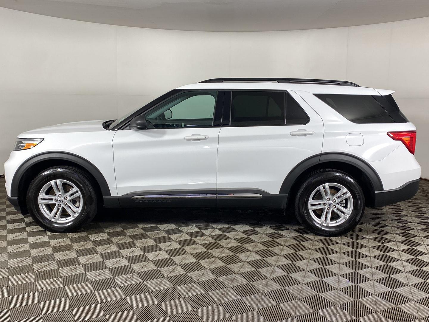 Used 2021 Oxford White Ford XLT image 14