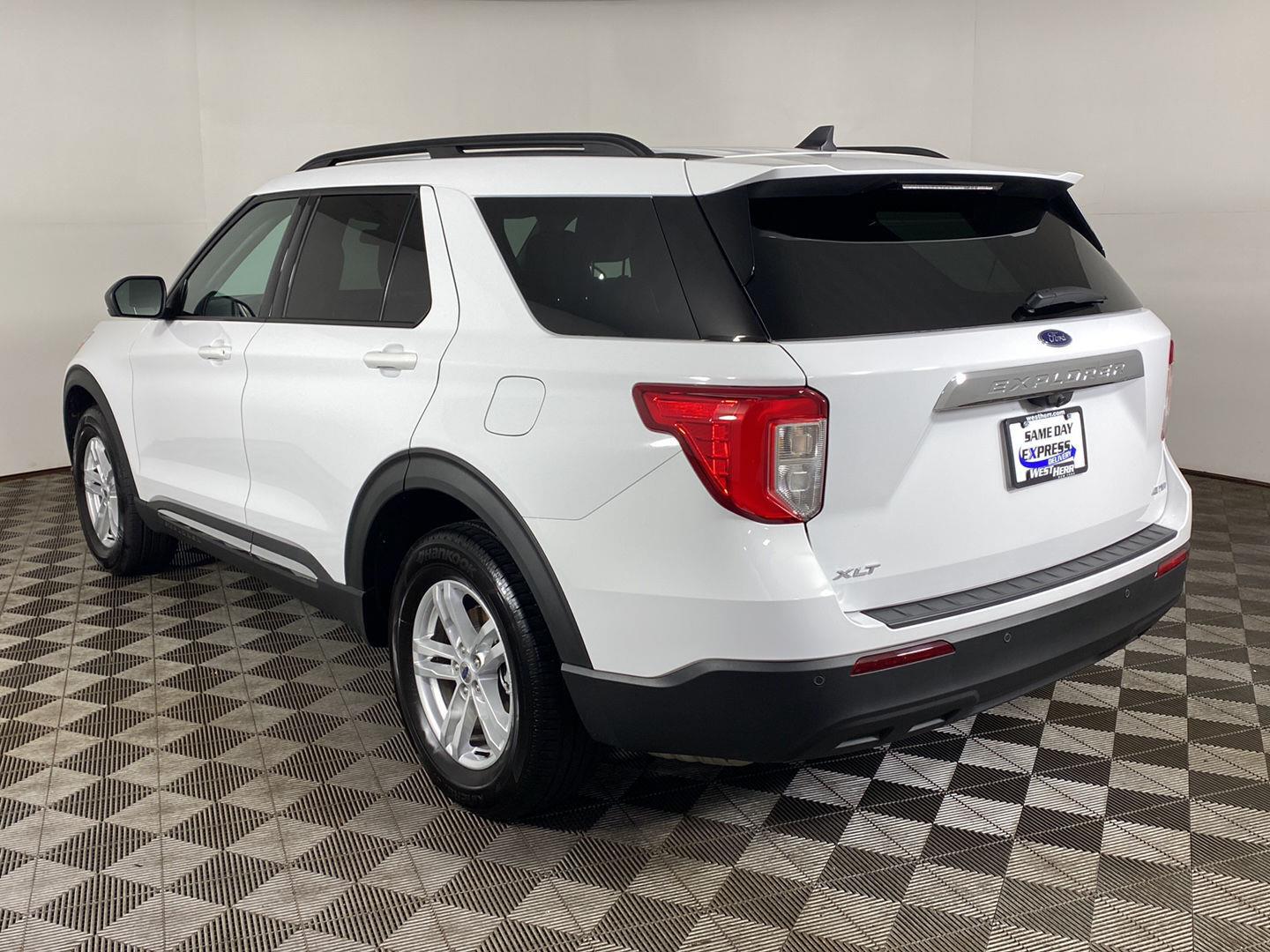 Used 2021 Oxford White Ford XLT image 15