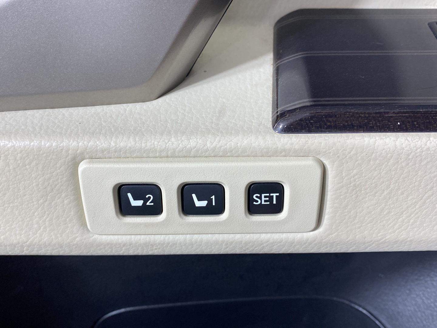 Used 2020 Starfire Pearl Lexus GX 460 Premium image 20