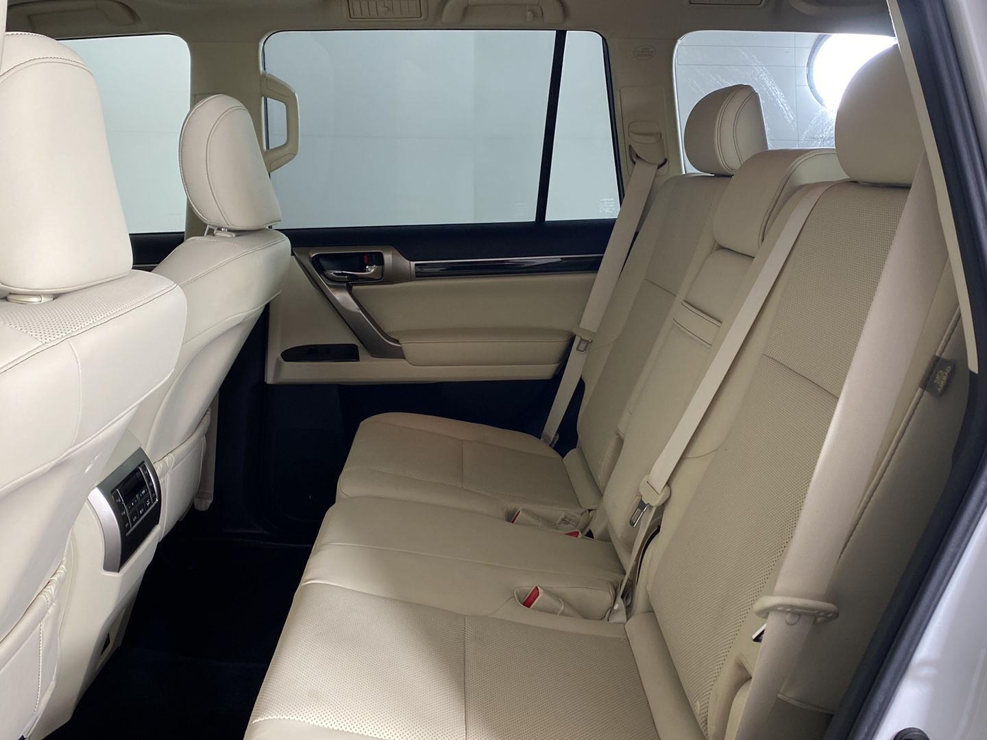 Used 2020 Starfire Pearl Lexus GX 460 Premium image 17