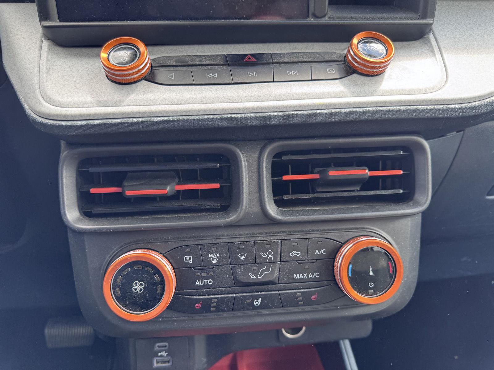 Used 2023 Cyber Orange Metallic Tri-Coat Ford XLT image 17