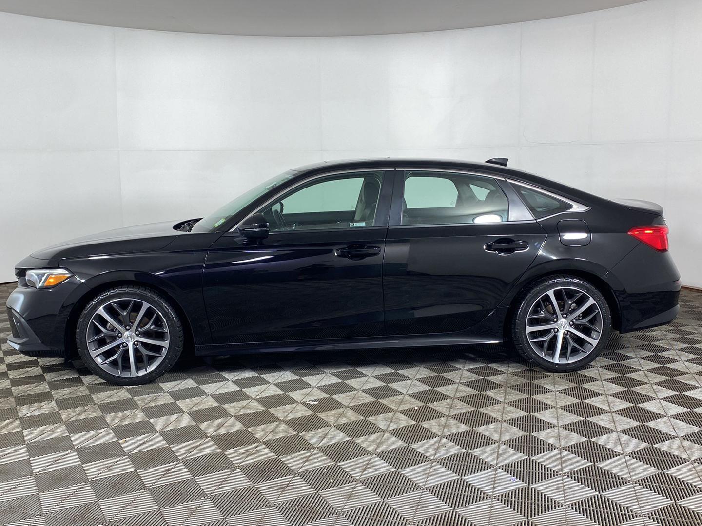 Used 2023 Crystal Black Pearl Honda Touring image 27