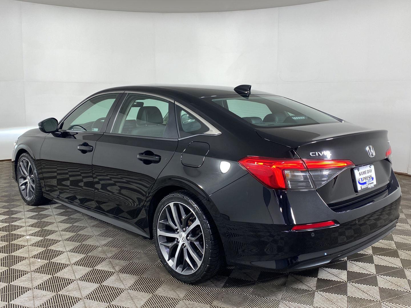 Used 2023 Crystal Black Pearl Honda Touring image 28