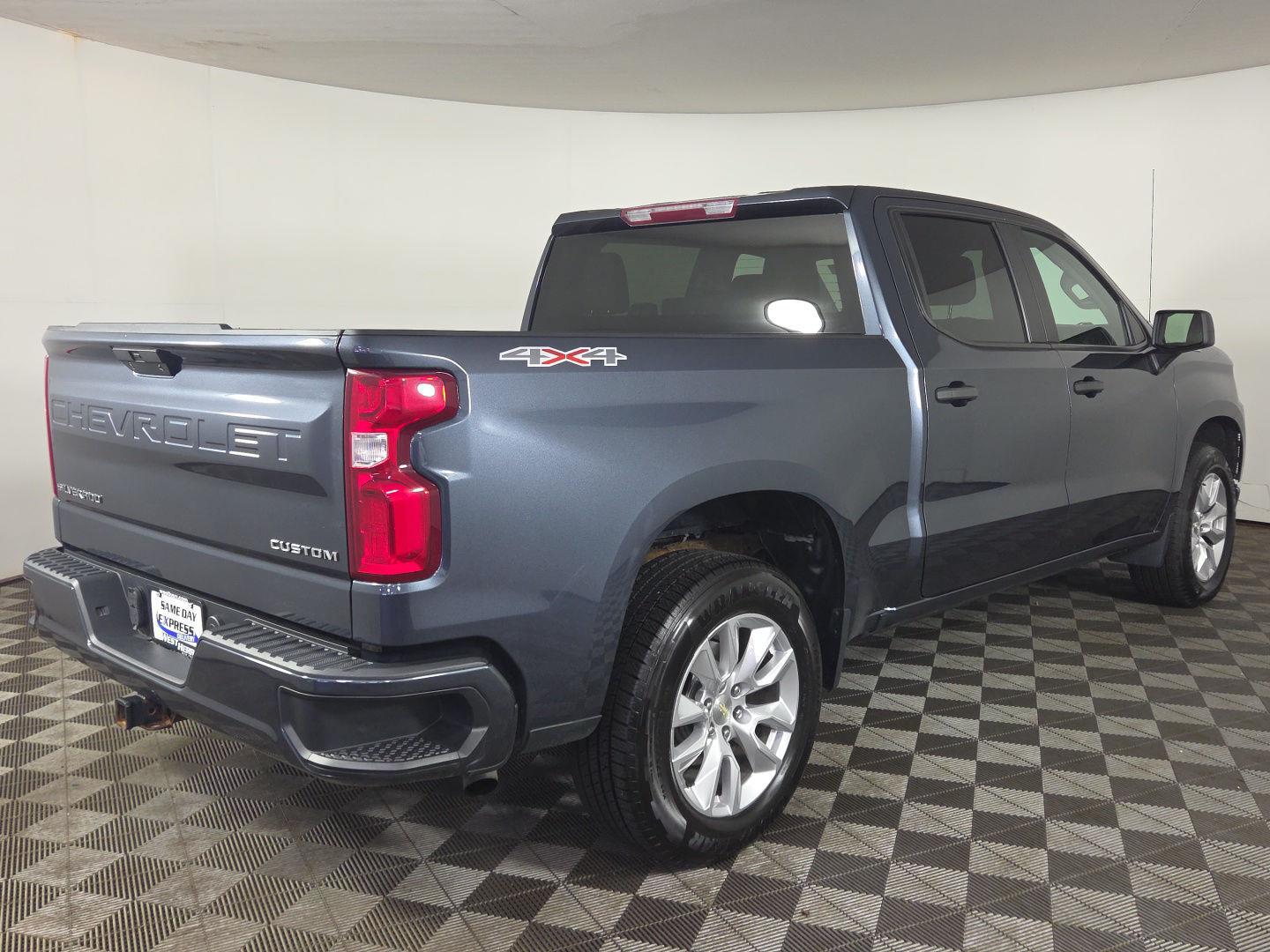 Used 2021 Shadow Gray Metallic Chevrolet Custom image 20
