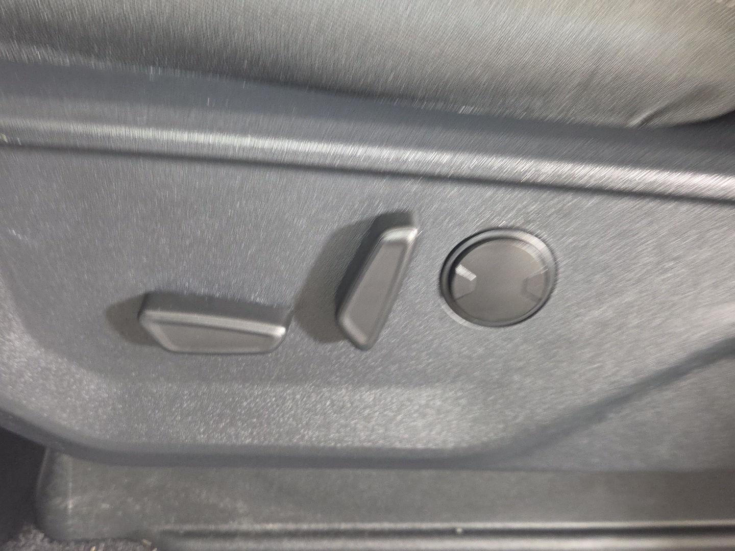 Used 2024 Oxford White Ford XLT image 15