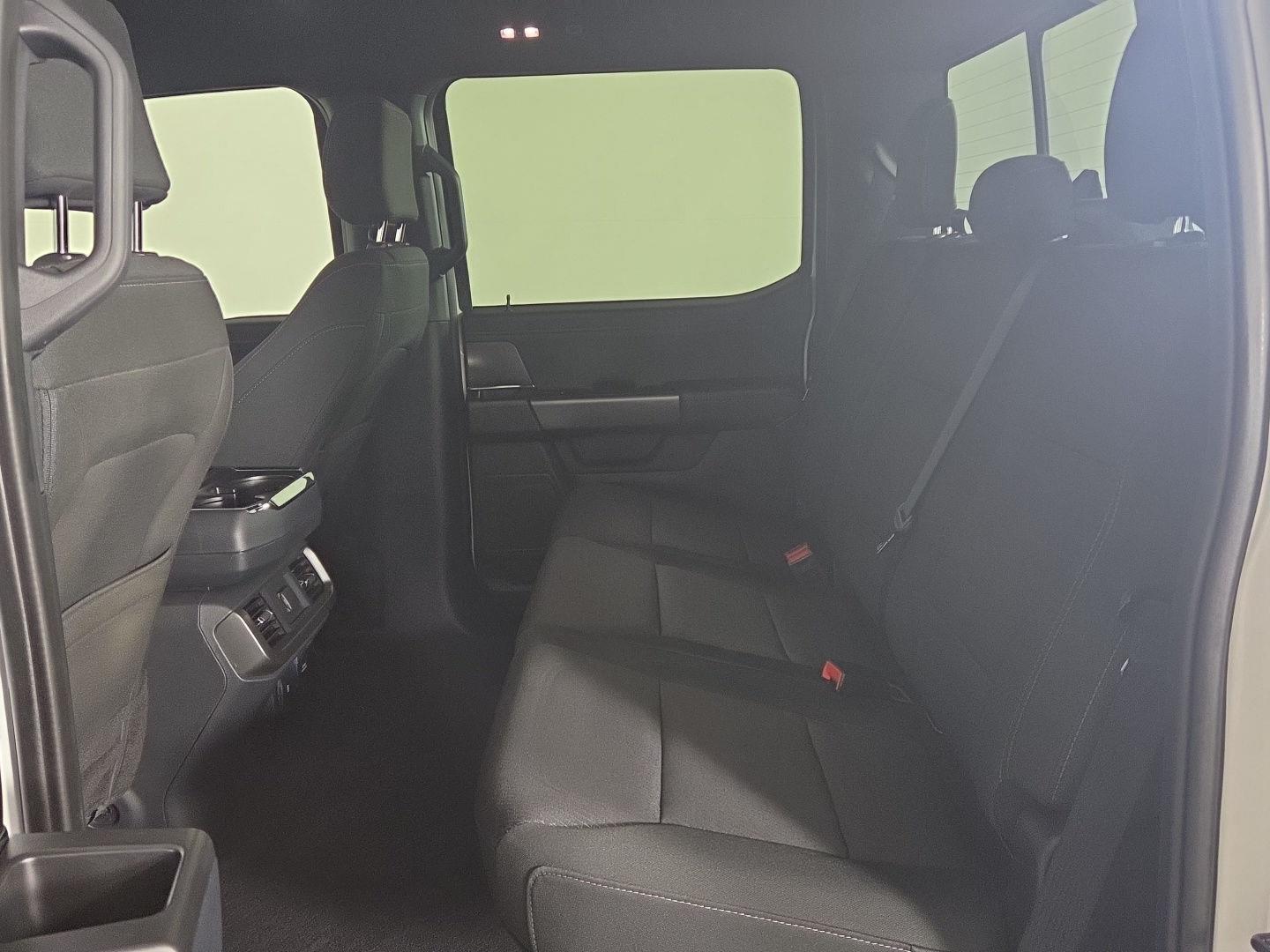 Used 2024 Oxford White Ford XLT image 16