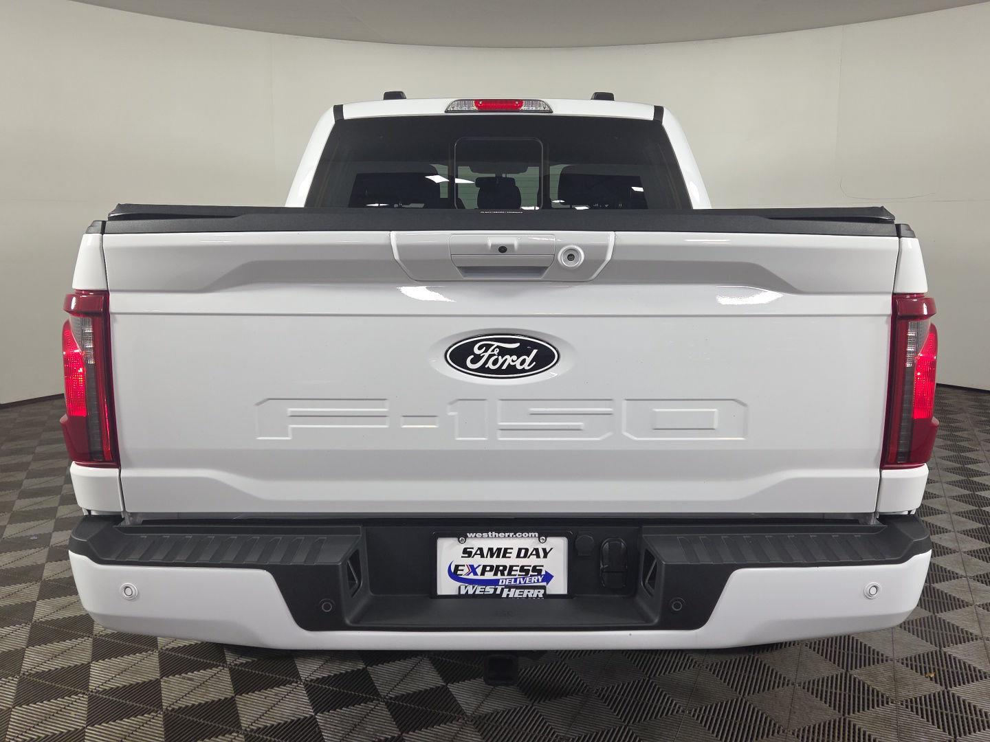 Used 2024 Oxford White Ford XLT image 20