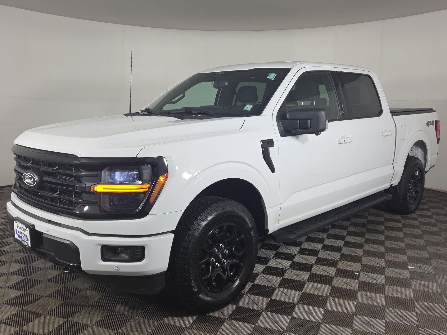 Used 2024 Oxford White Ford XLT image 26