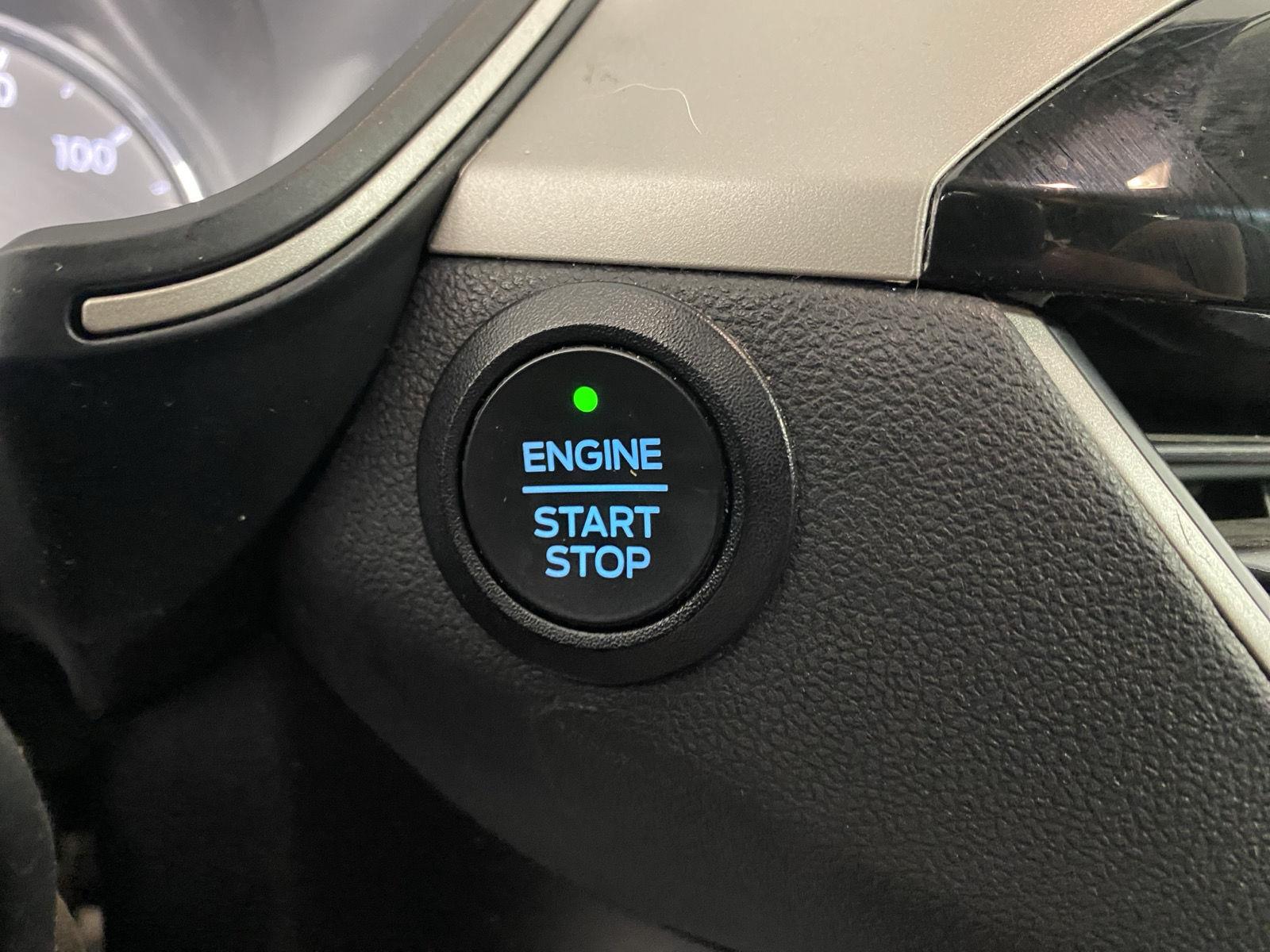 Used 2022 Oxford White Ford SE Hybrid image 20