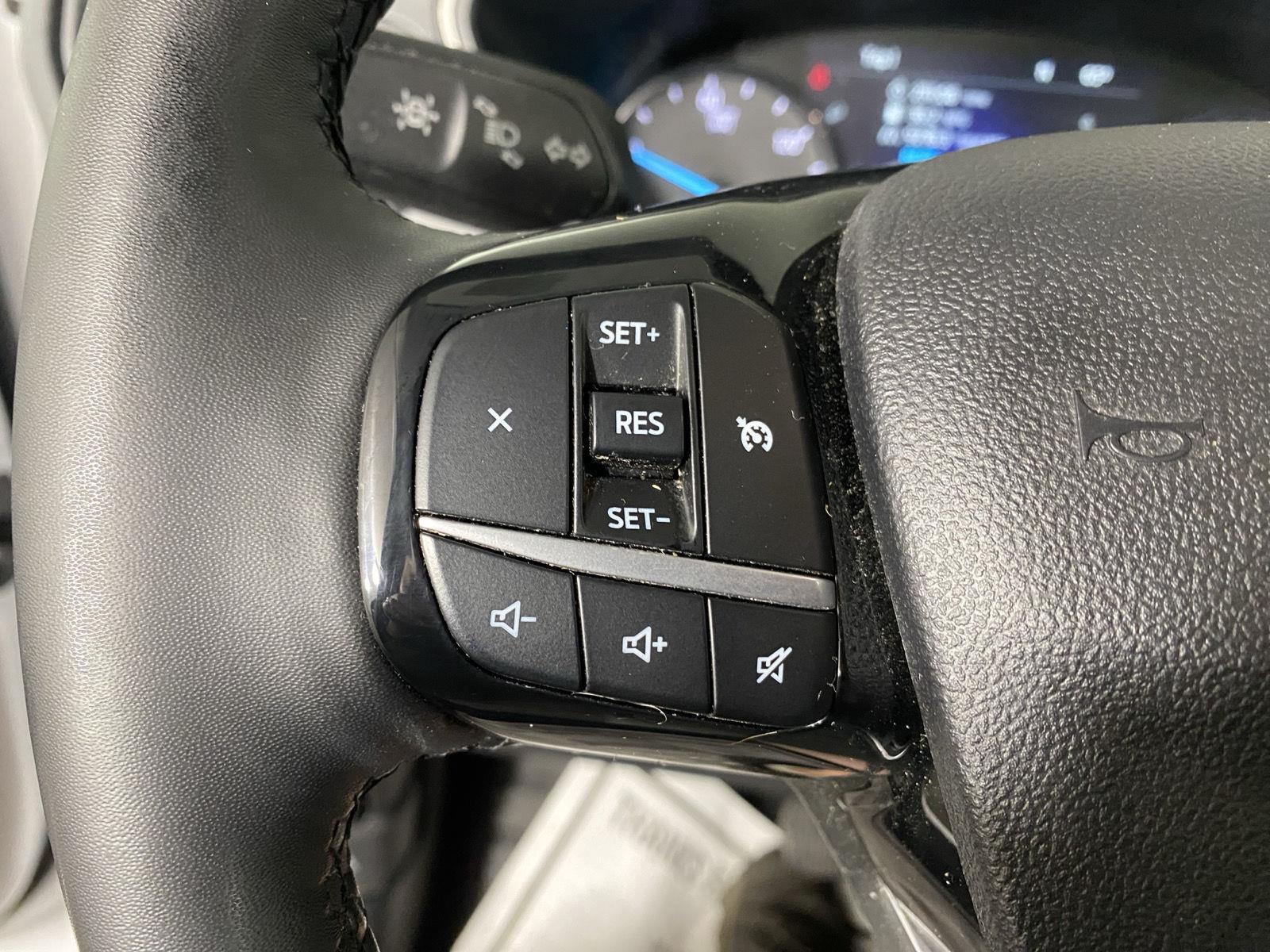 Used 2022 Oxford White Ford SE Hybrid image 22