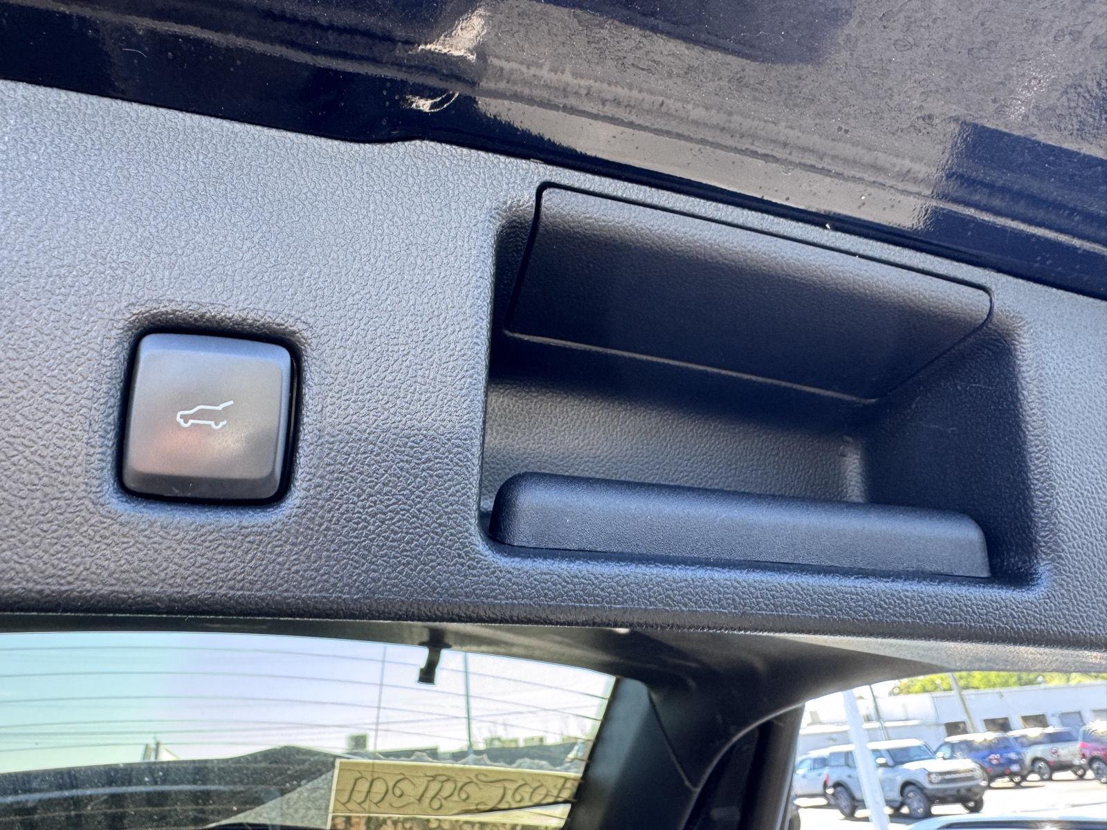 Used 2024 Agate Black Ford ST-Line Select image 9