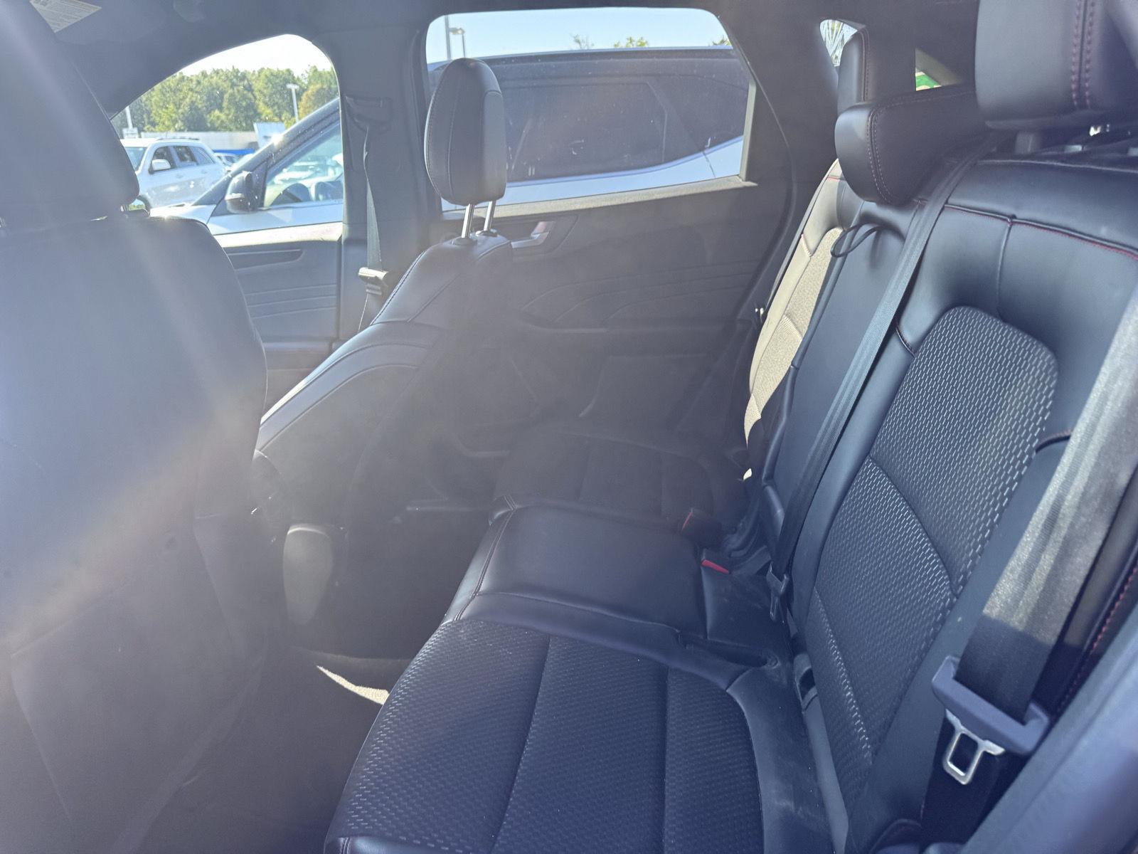 Used 2024 Agate Black Ford ST-Line Select image 12