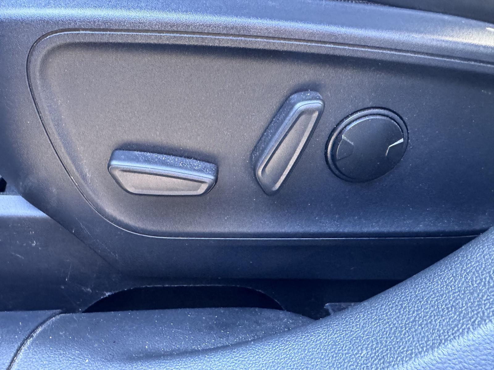 Used 2024 Agate Black Ford ST-Line Select image 13