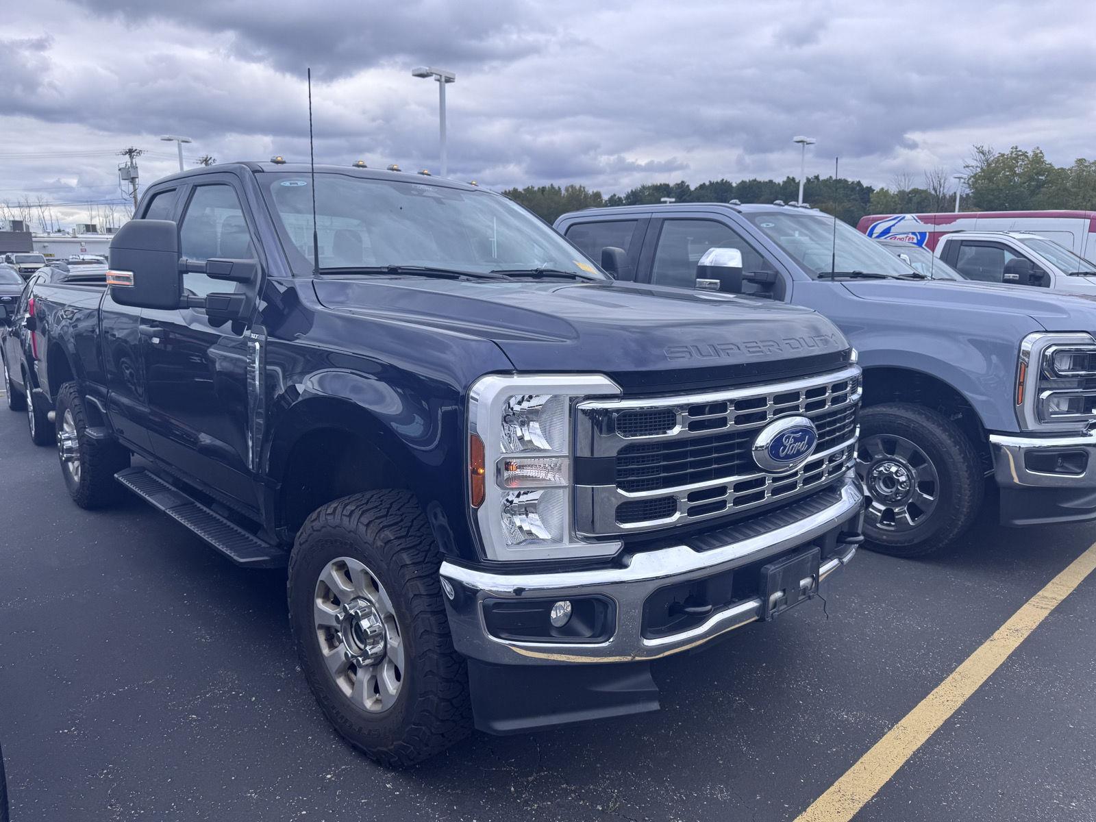 Used 2024 Antimatter Blue Ford XLT image 3
