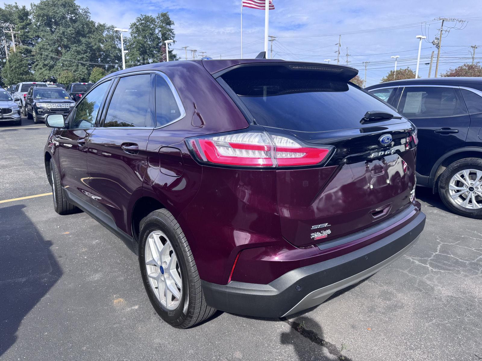 Used 2022 Burgundy Velvet Metallic Tinted Clearcoat Ford SEL image 6