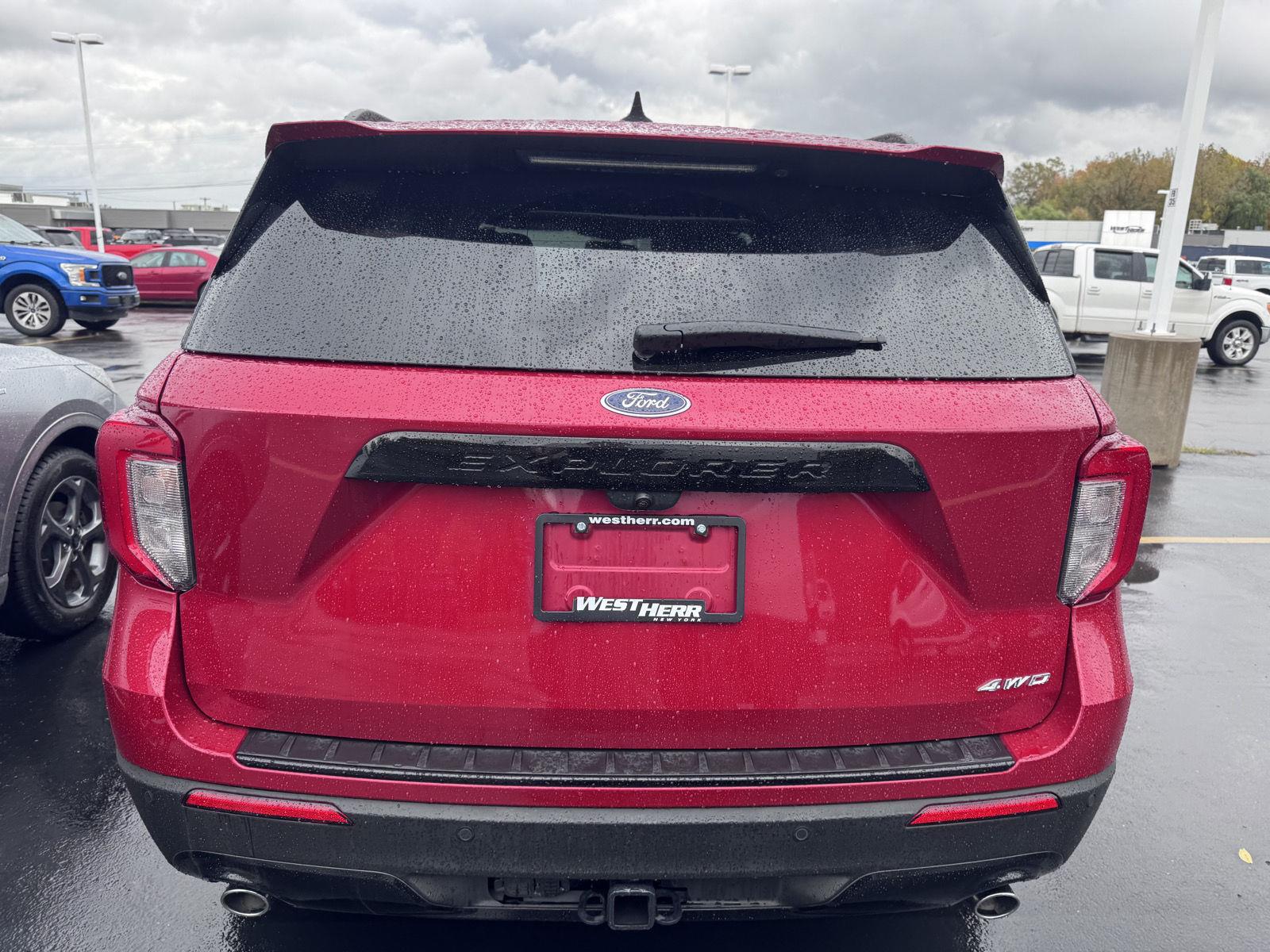 Used 2023 Rapid Red Metallic Tinted Clearcoat Ford ST-Line image 5