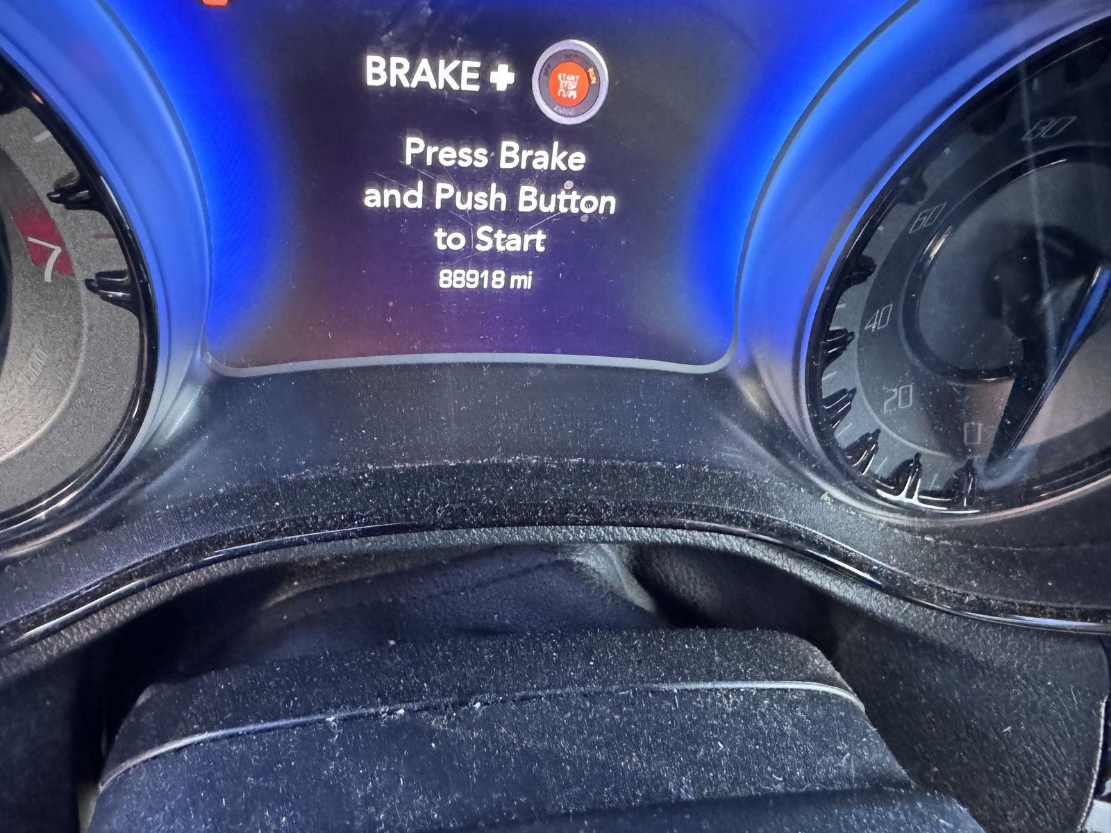 Used 2019 Wh Chrysler  image 6
