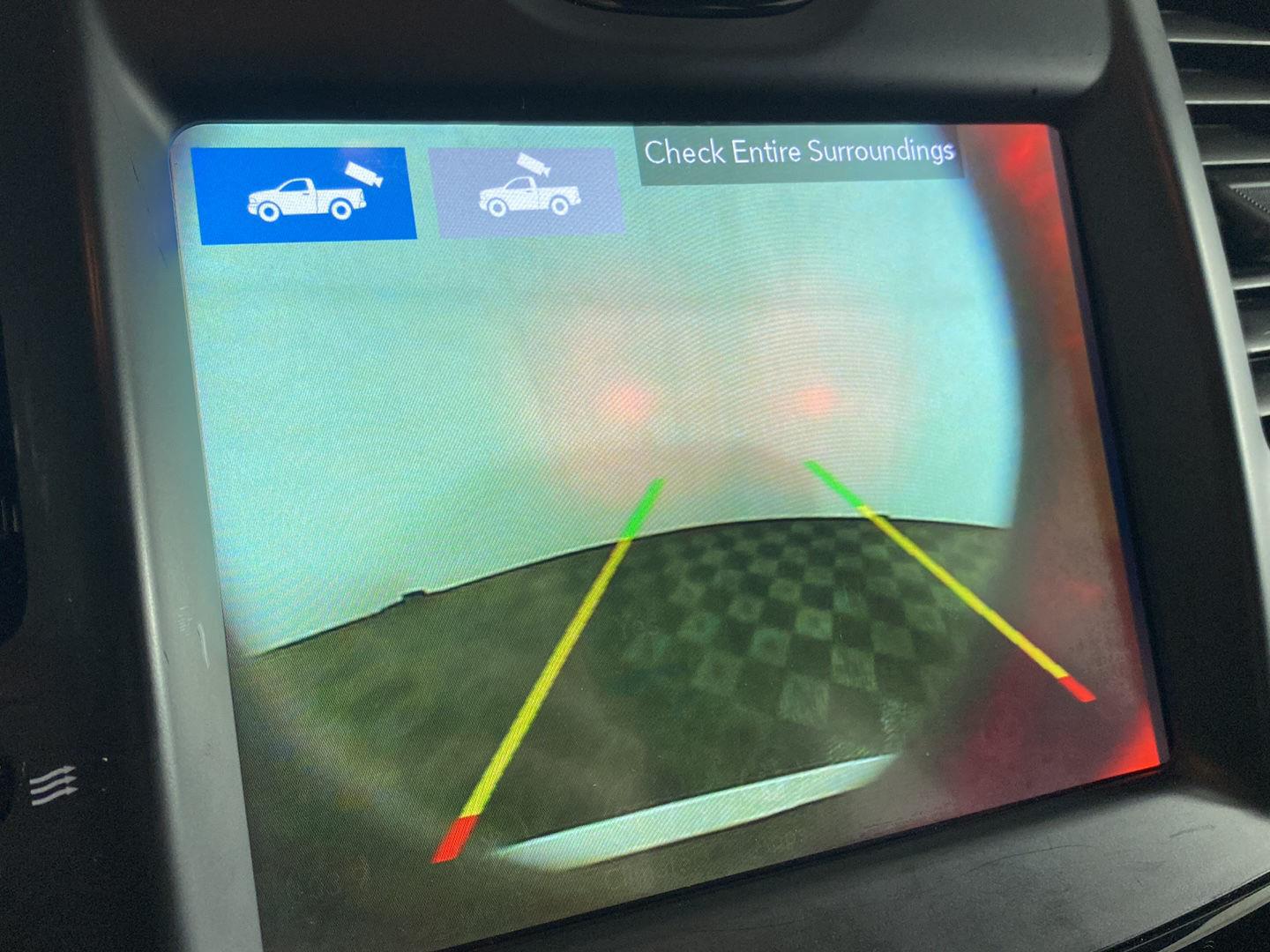 Used 2019 Wh Chrysler  image 21