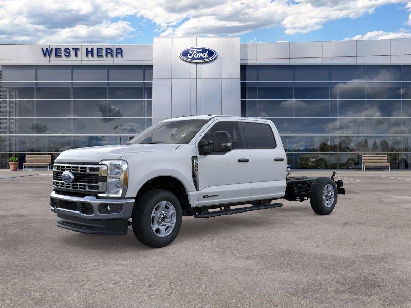New 2026 Oxford White Ford XLT image 2