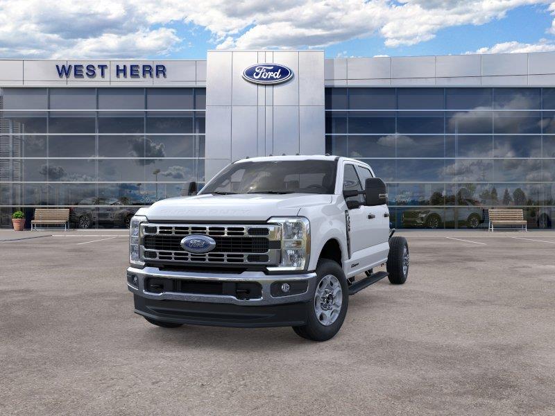 New 2026 Oxford White Ford XLT image 3