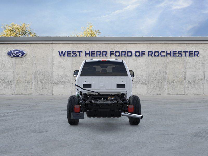 New 2026 Oxford White Ford XLT image 6